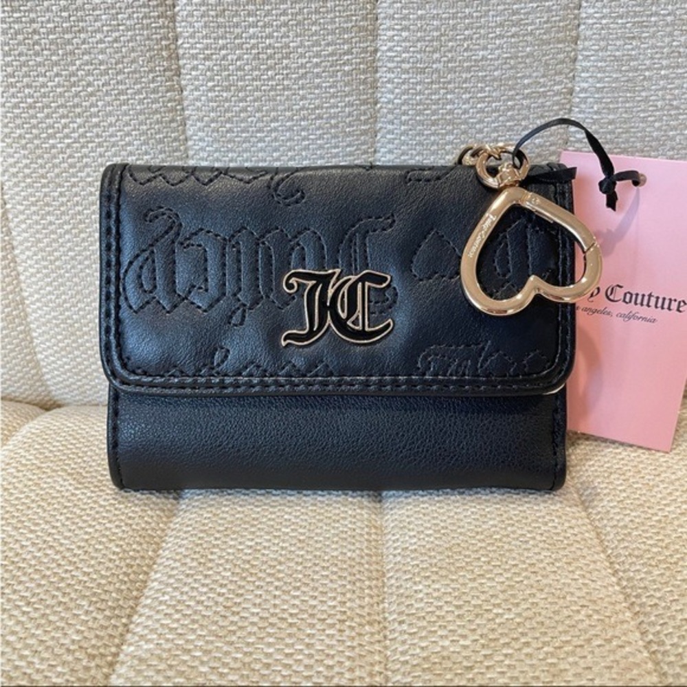 NEW Juicy Couture Black Embossed Gothic Logo Trifold Wallet Heart Keychain